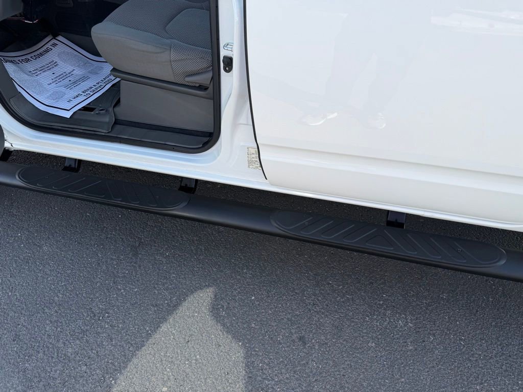 Used 2021 Nissan Frontier SV w/ Midnight Edition Floor Mats image 9