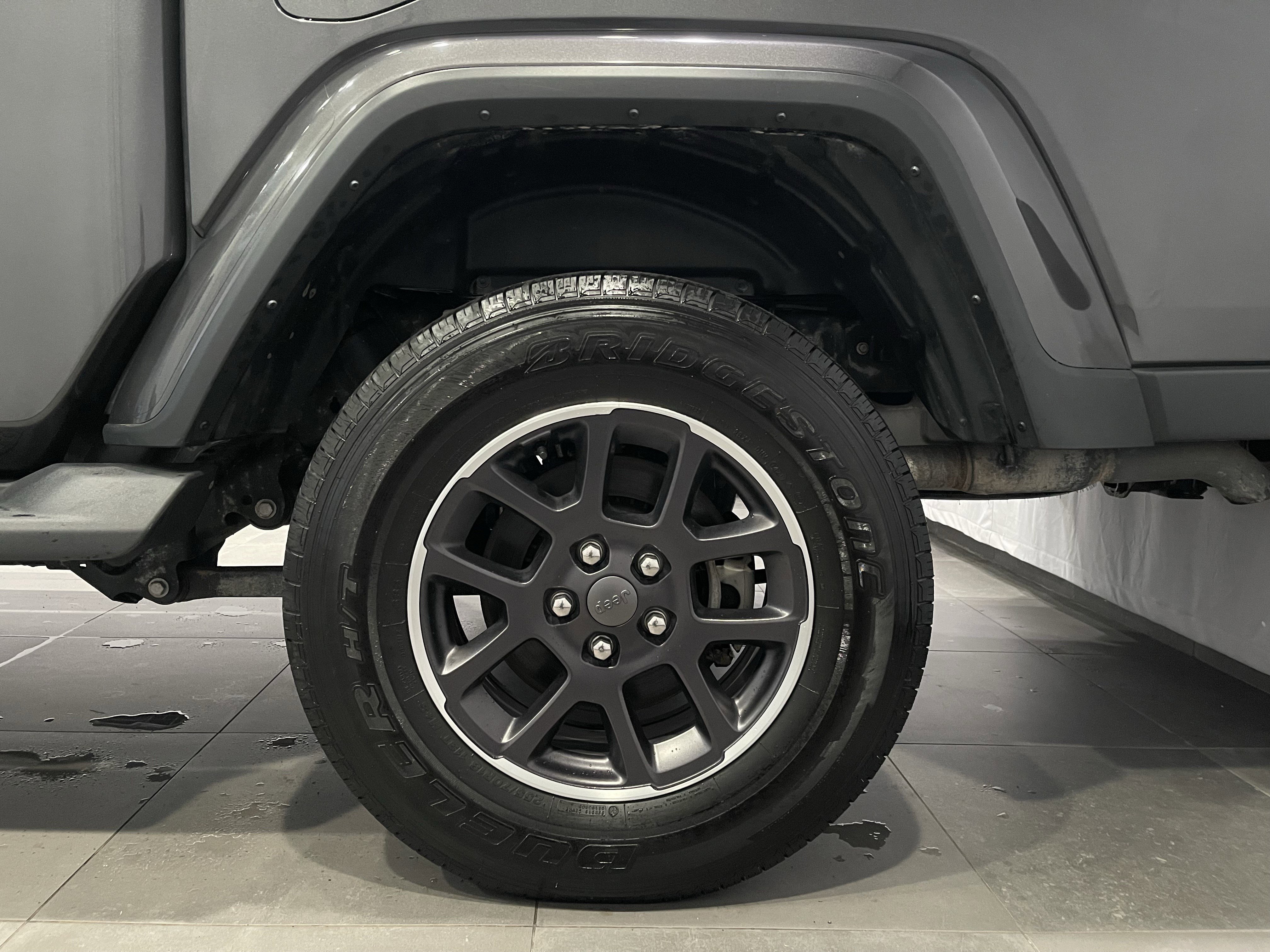 Used 2021 Jeep Gladiator Overland w/ Popular Equipment Package image 8