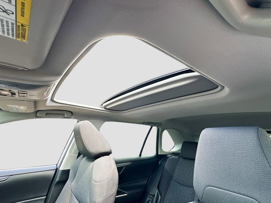 Used 2019 Toyota RAV4 XLE FWD image 20
