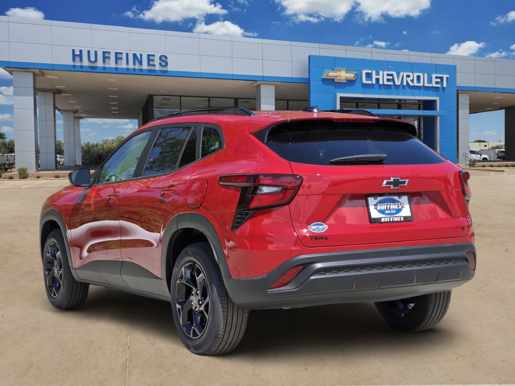 New 2026 Chevrolet Trax LT w/ Driver Confidence Package FWD image 4