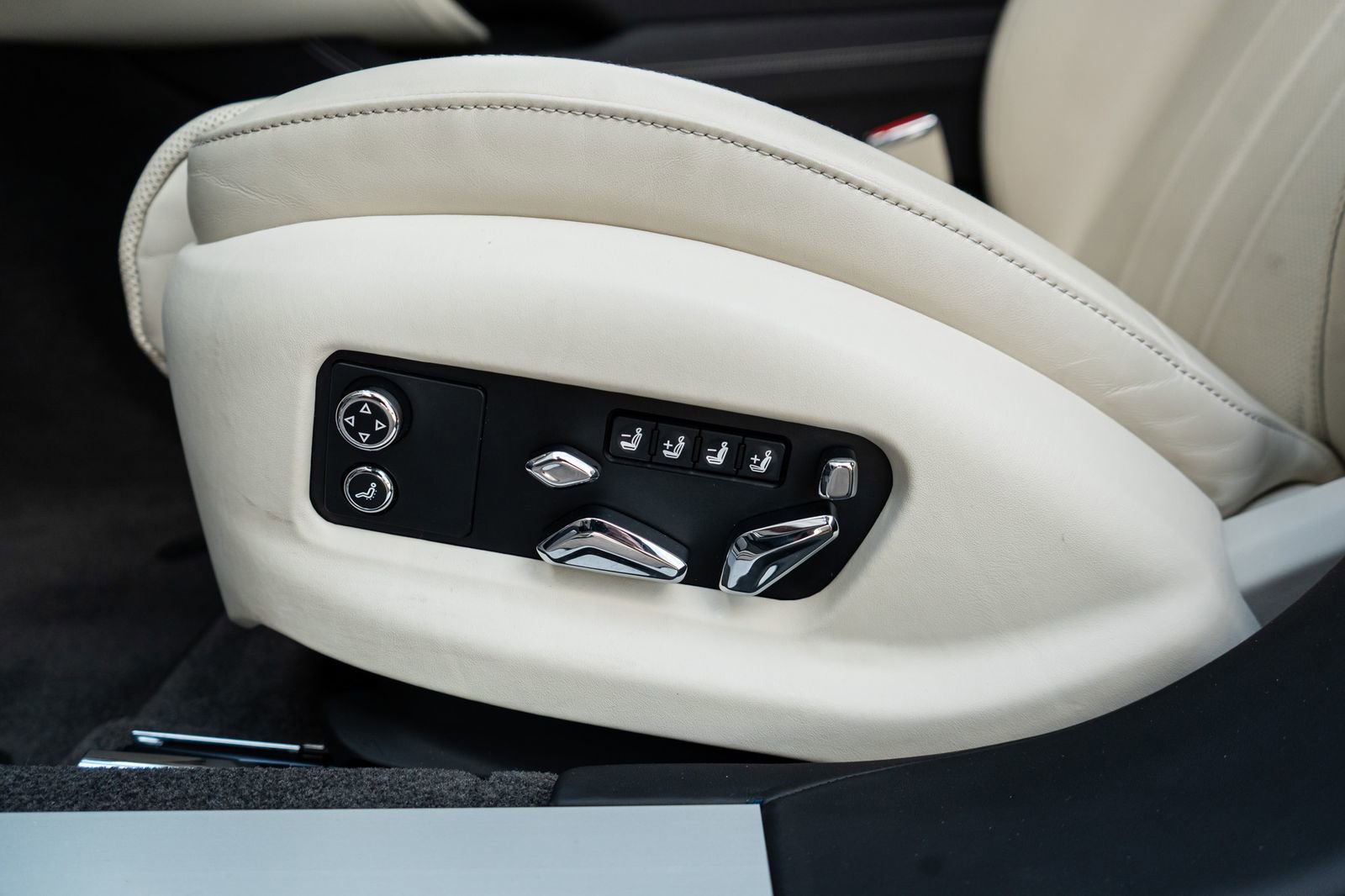 Used 2023 Bentley Flying Spur V8 AWD/4WD image 26