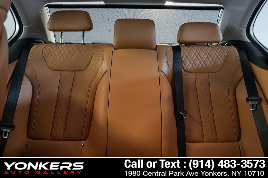 Used 2019 BMW 750i xDrive w/ Executive Package AWD/4WD image 42