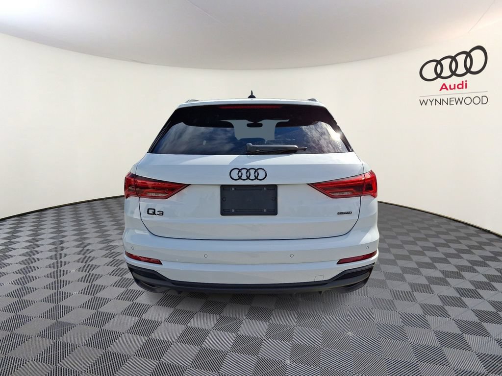 Certified 2025 Audi Q3 2.0T Premium Plus w/ Premium Plus Package AWD/4WD image 5