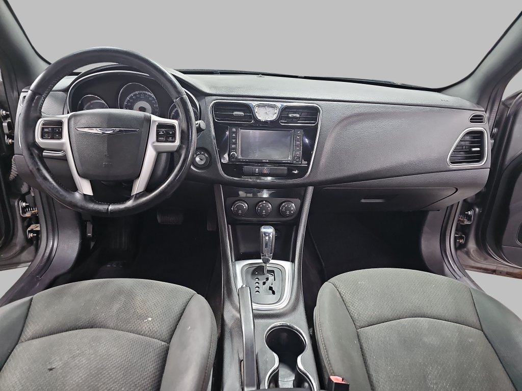 Used 2011 Chrysler 200 Touring FWD image 11
