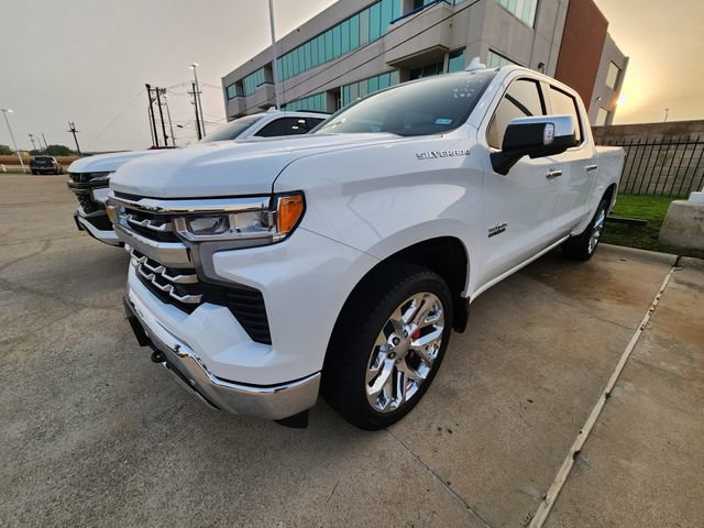 Used 2024 Chevrolet Silverado 1500 LTZ w/ LTZ Convenience Package II RWD image 2