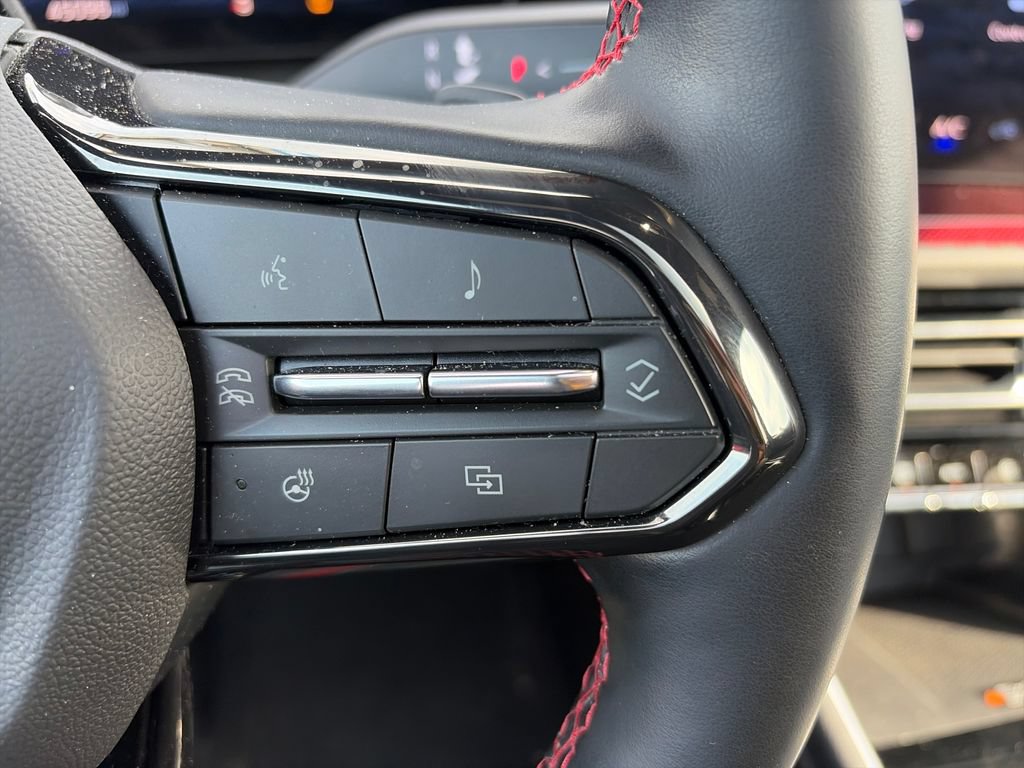Used 2024 Chevrolet Traverse RS w/ LPO, Floor Liner Package FWD image 12