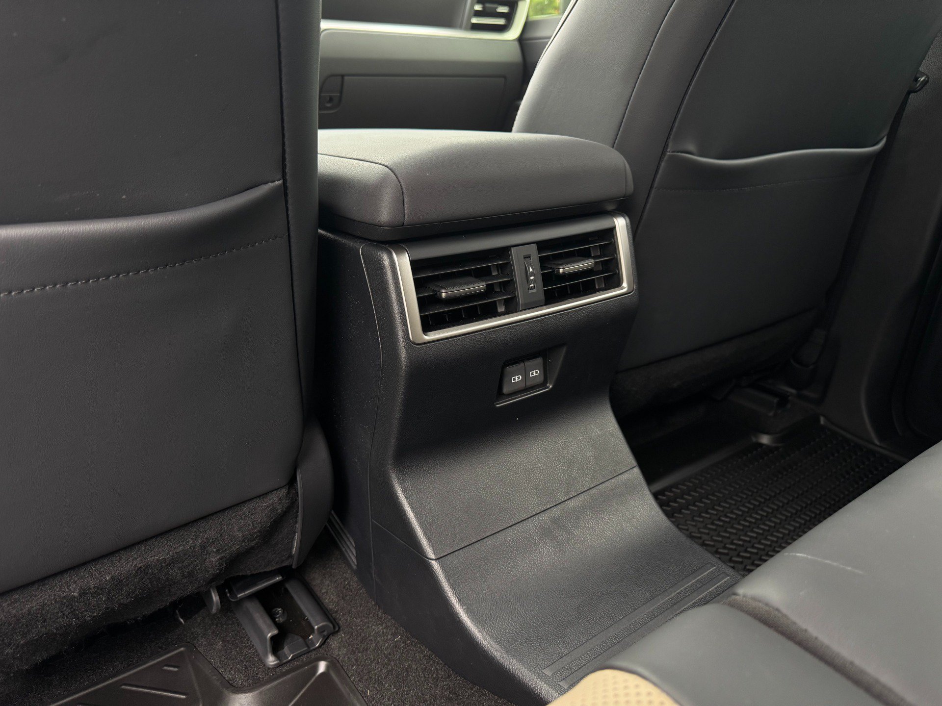 Used 2024 Lexus GX 550 AWD/4WD image 28