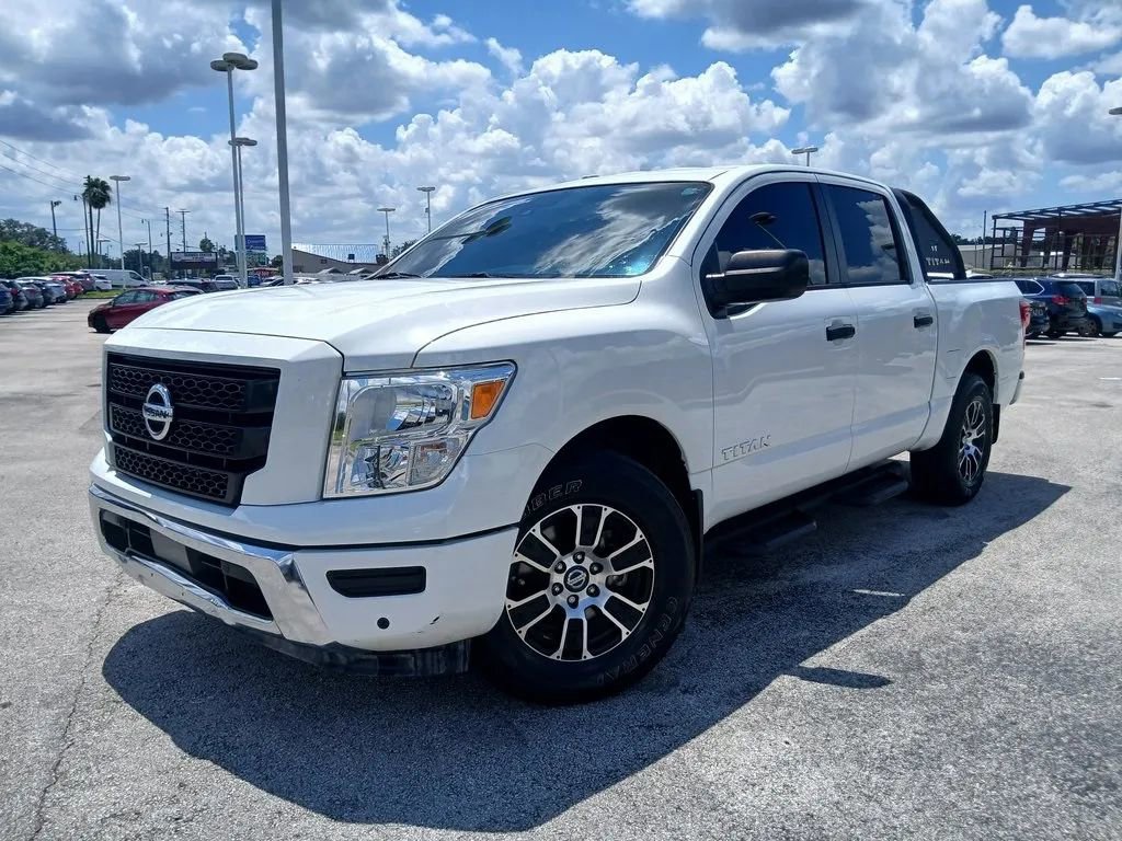 Used 2022 Nissan Titan SV w/ SV Convenience Package image 1