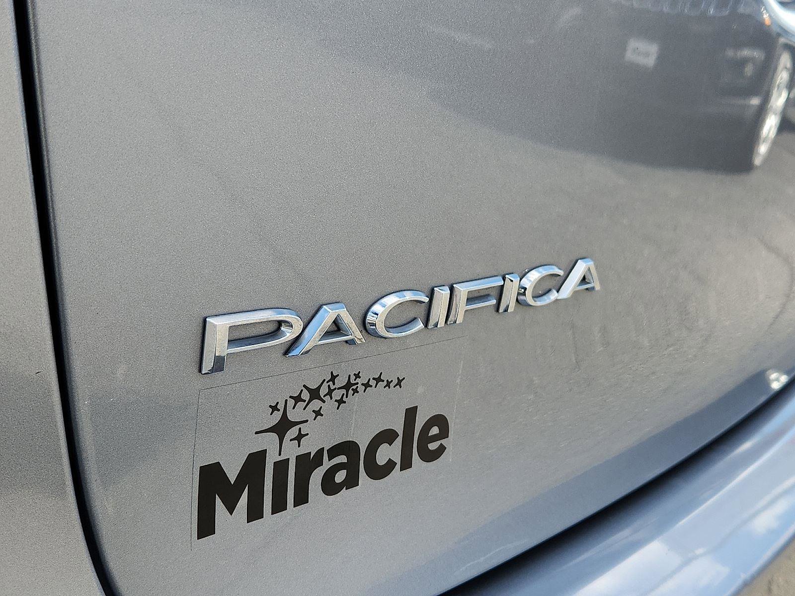 Certified 2021 Chrysler Pacifica Touring-L image 31