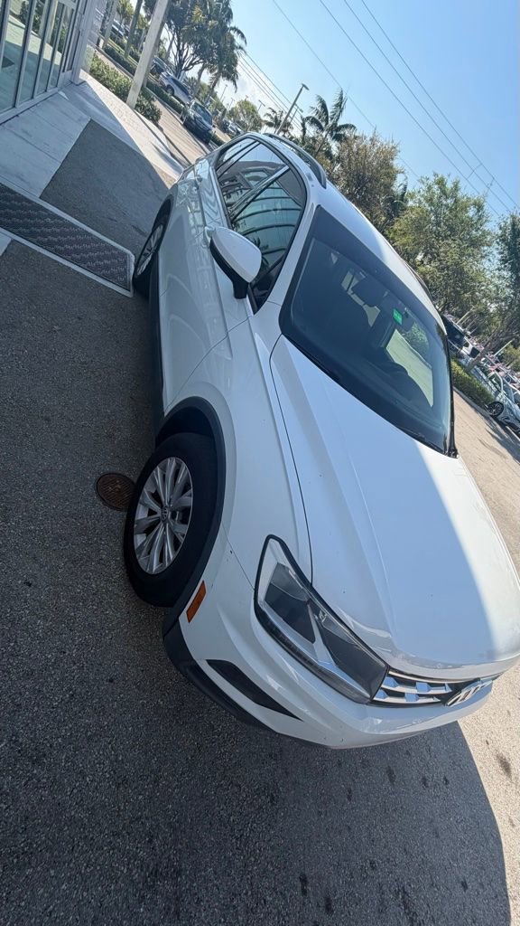 Used 2019 Volkswagen Tiguan S image 2
