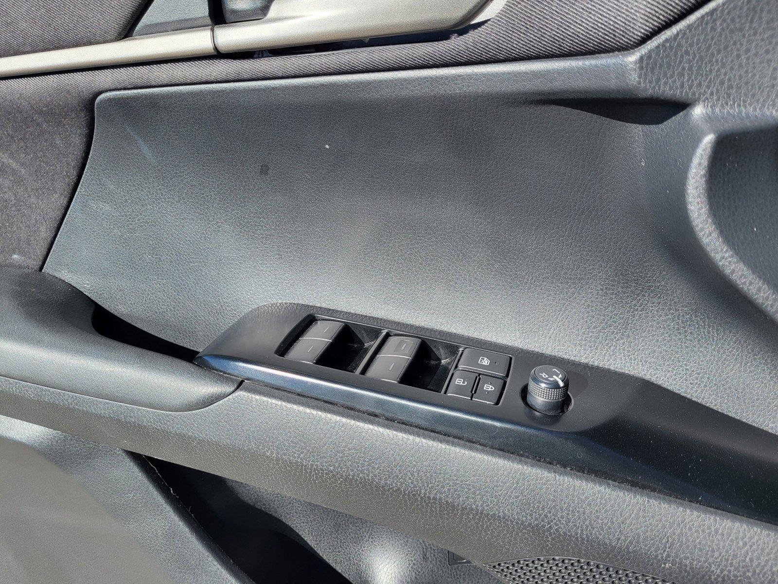 Used 2025 Toyota Camry LE image 13