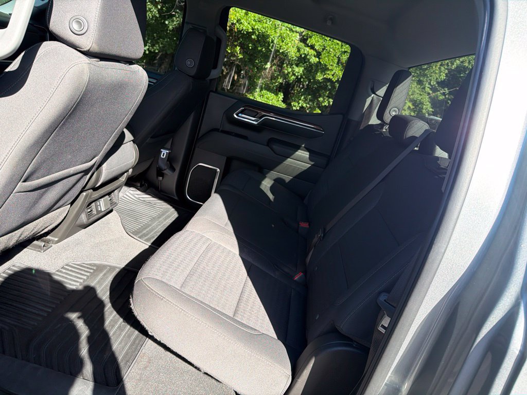Used 2023 Chevrolet Silverado 1500 LT AWD/4WD image 24