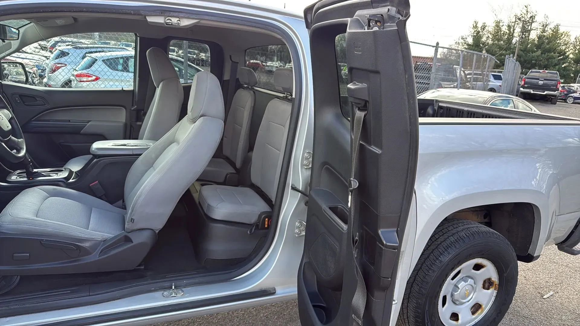 Used 2017 Chevrolet Colorado W/T w/ WT Convenience Package image 27