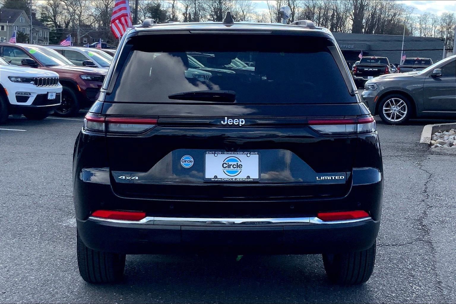 Certified 2023 Jeep Grand Cherokee Limited image 4