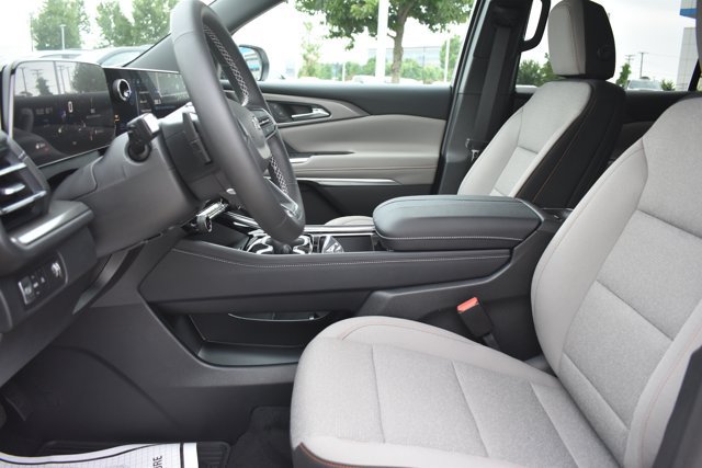 New 2026 Chevrolet Traverse LT w/ Midnight/Sport Edition FWD image 14