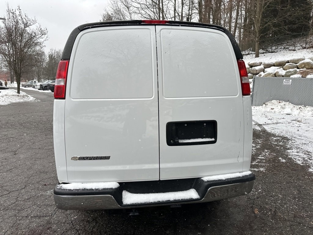 Used 2021 Chevrolet Express 2500 w/ Driver Convenience Package image 4