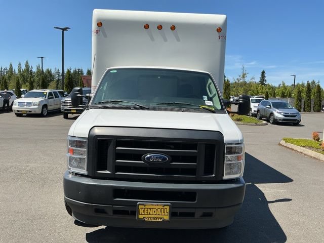 Used 2023 Ford E-450 and Econoline 450 Super Duty RWD image 2