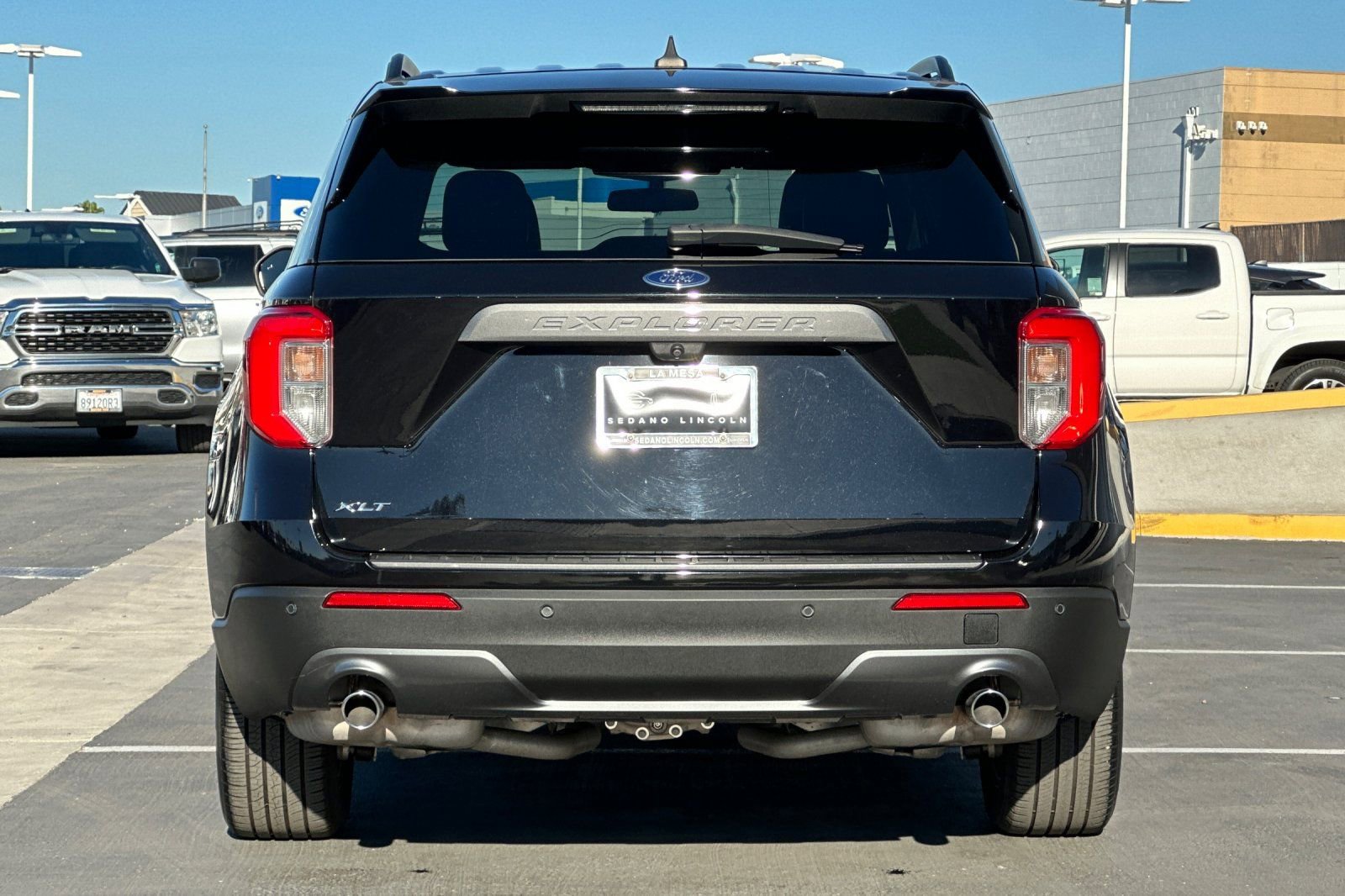 Used 2022 Ford Explorer XLT w/ Equipment Group 202A image 4