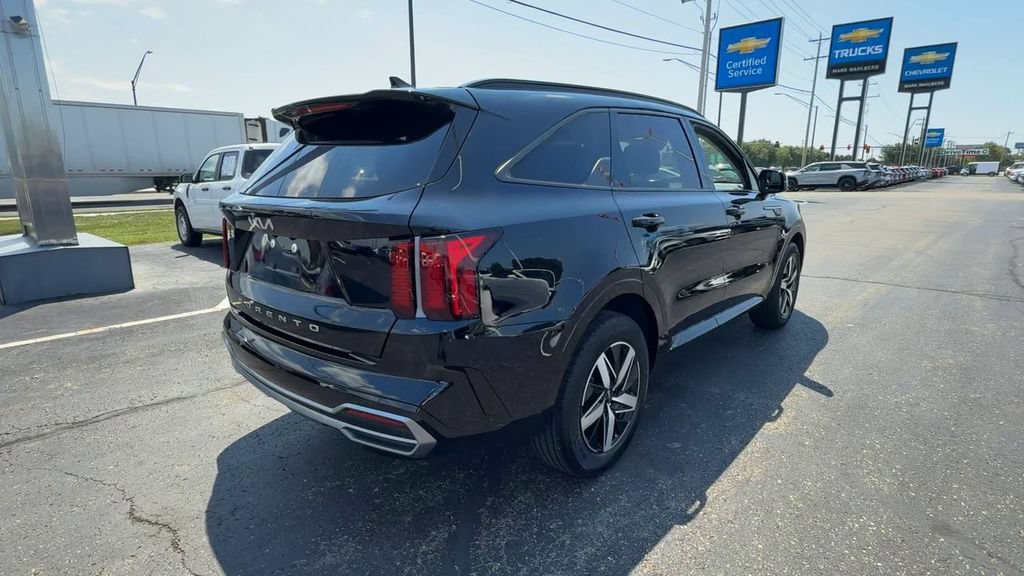 Used 2022 Kia Sorento S w/ Panoramic Sunroof Package FWD image 8