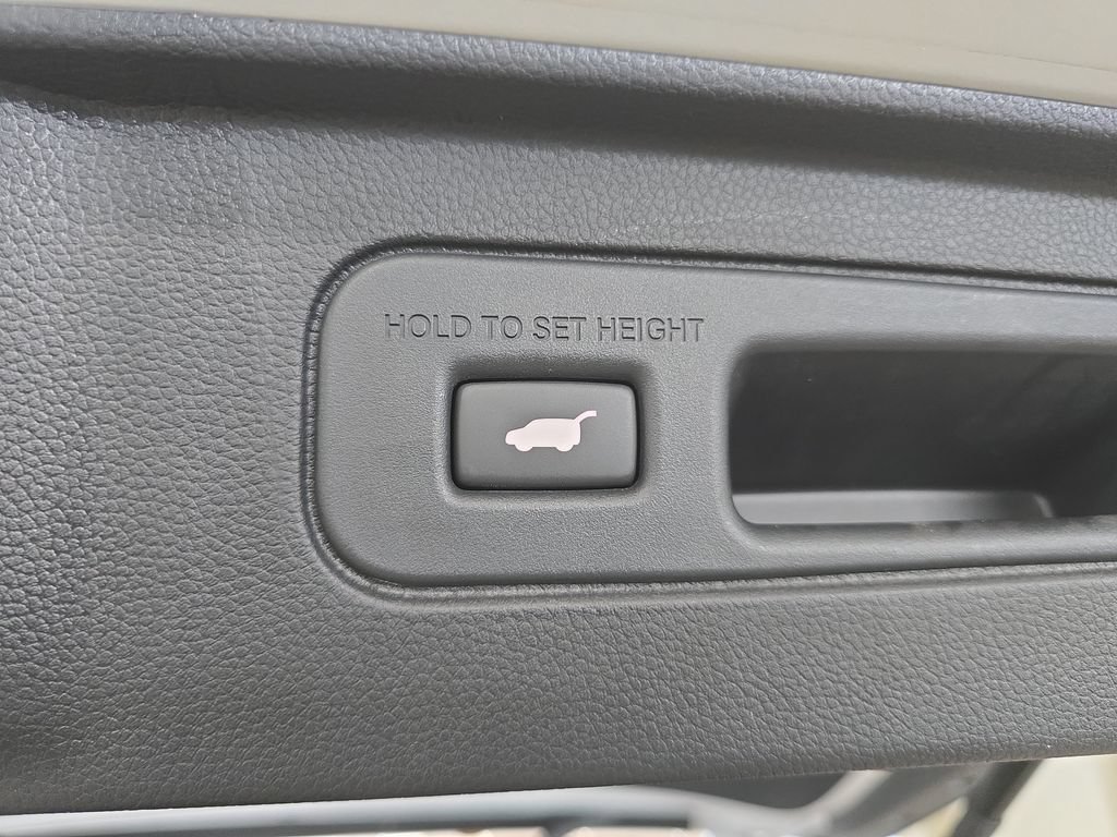 Used 2025 Honda Pilot EX-L image 22