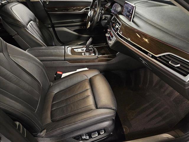 Used 2020 BMW 740i RWD image 22