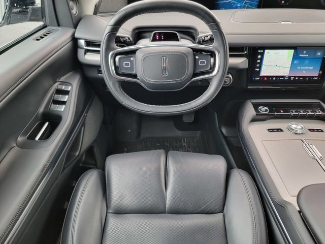 Certified 2025 Lincoln Navigator L Reserve AWD/4WD image 32