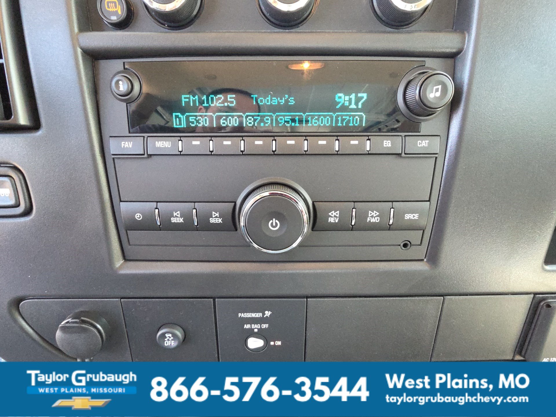 New 2026 Chevrolet Express 3500 w/ Driver Convenience Package RWD image 21