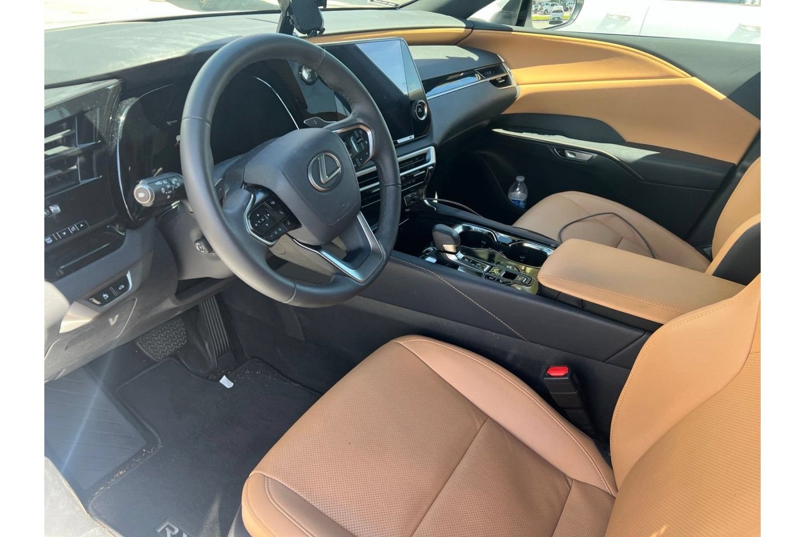 Used 2025 Lexus RX 350h w/ Accessory Package AWD/4WD image 6