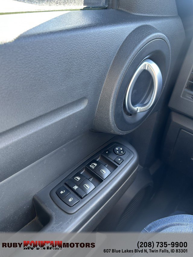 Used 2008 Dodge Nitro SXT image 8