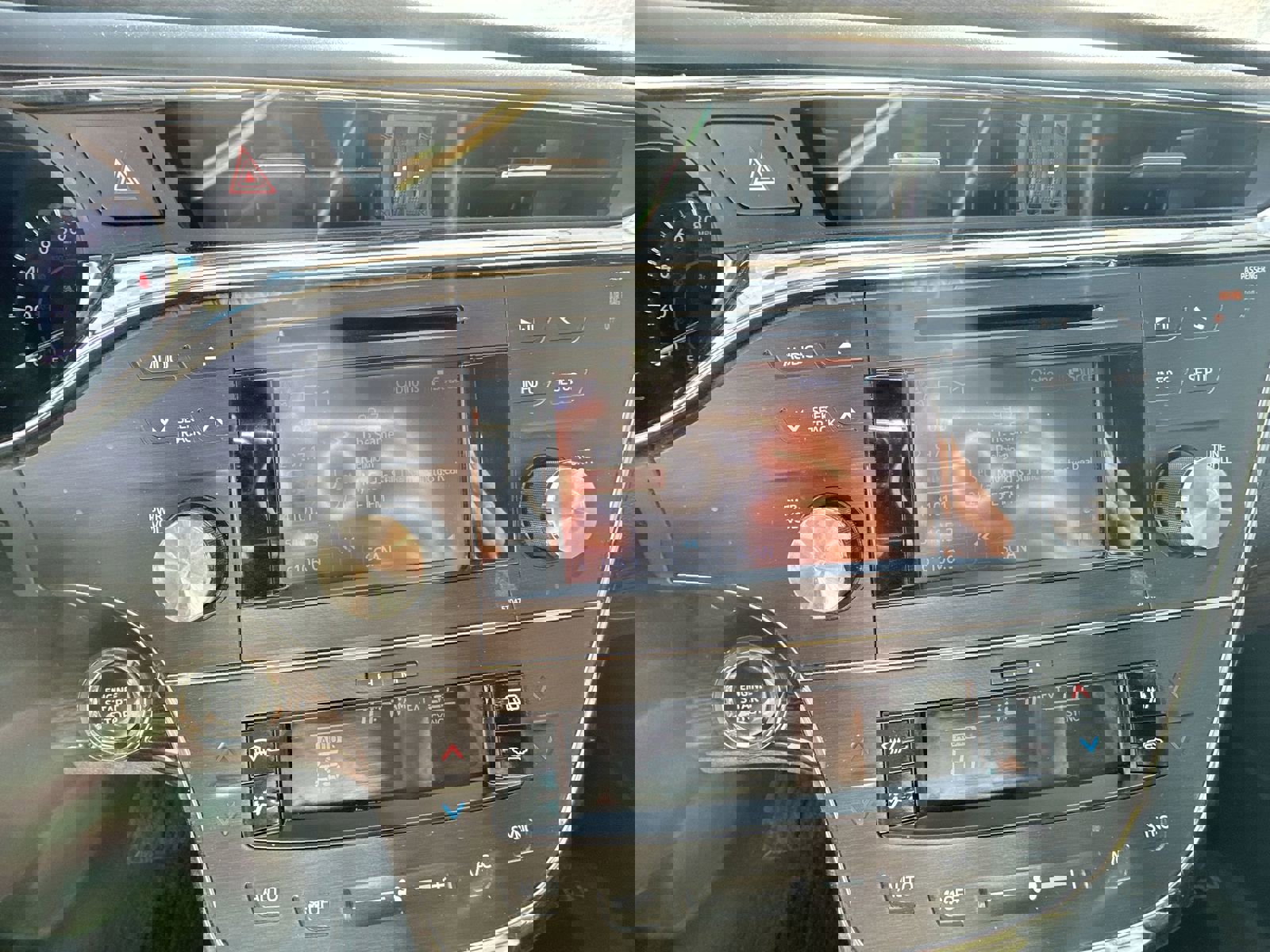 Used 2013 Toyota Avalon XLE FWD image 13