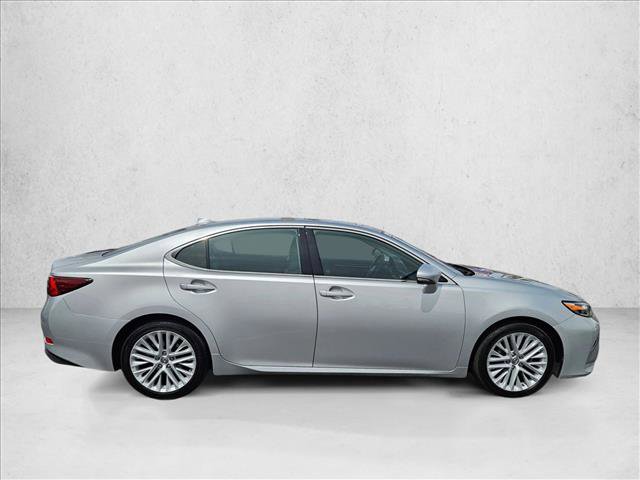 Used 2016 Lexus ES 350 w/ Luxury Package w/Wood Trim image 4