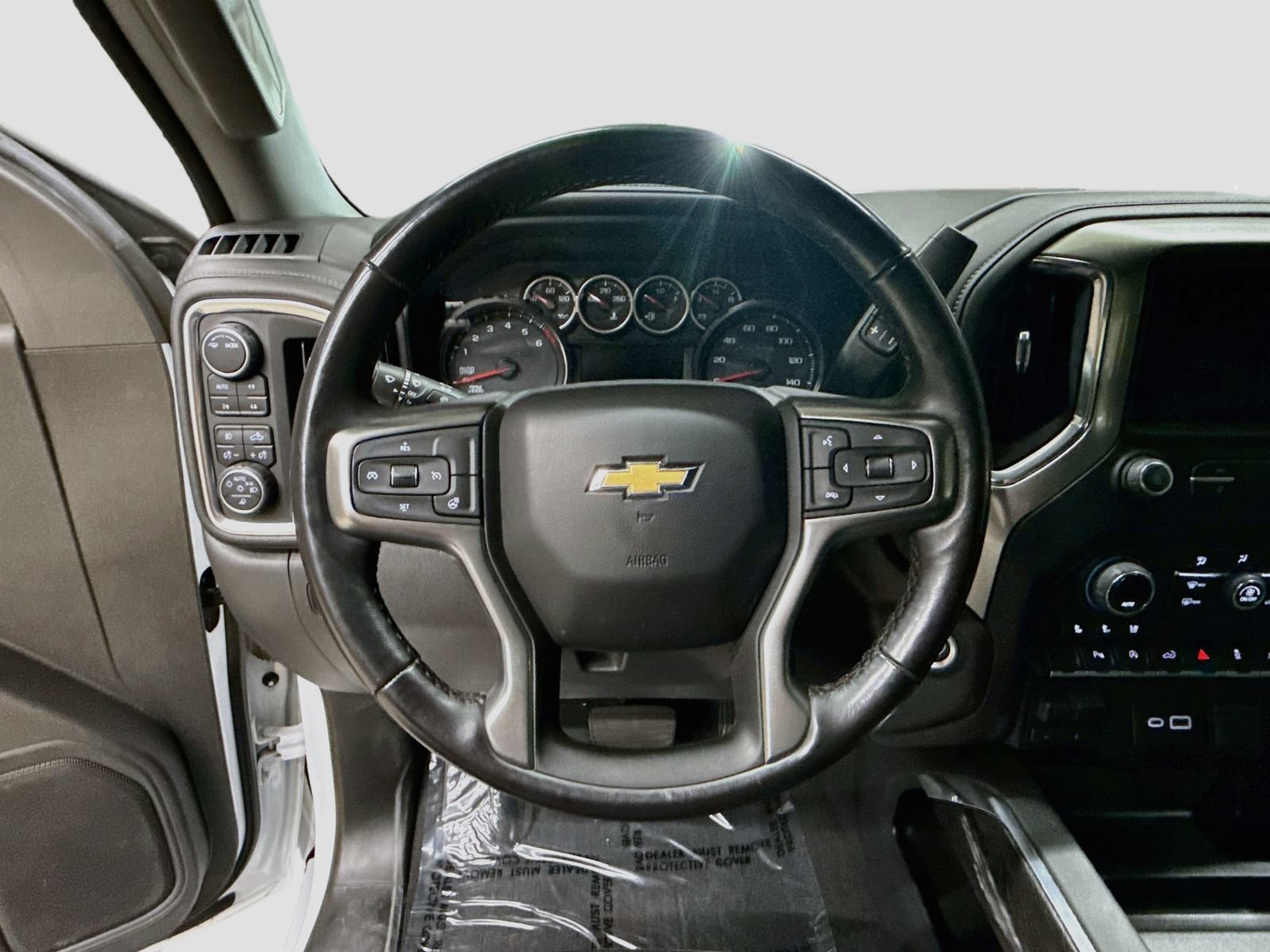 Used 2022 Chevrolet Silverado 1500 LTZ AWD/4WD image 14