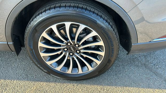 Used 2023 Lincoln Aviator Reserve w/ Equipment Group 201A image 6