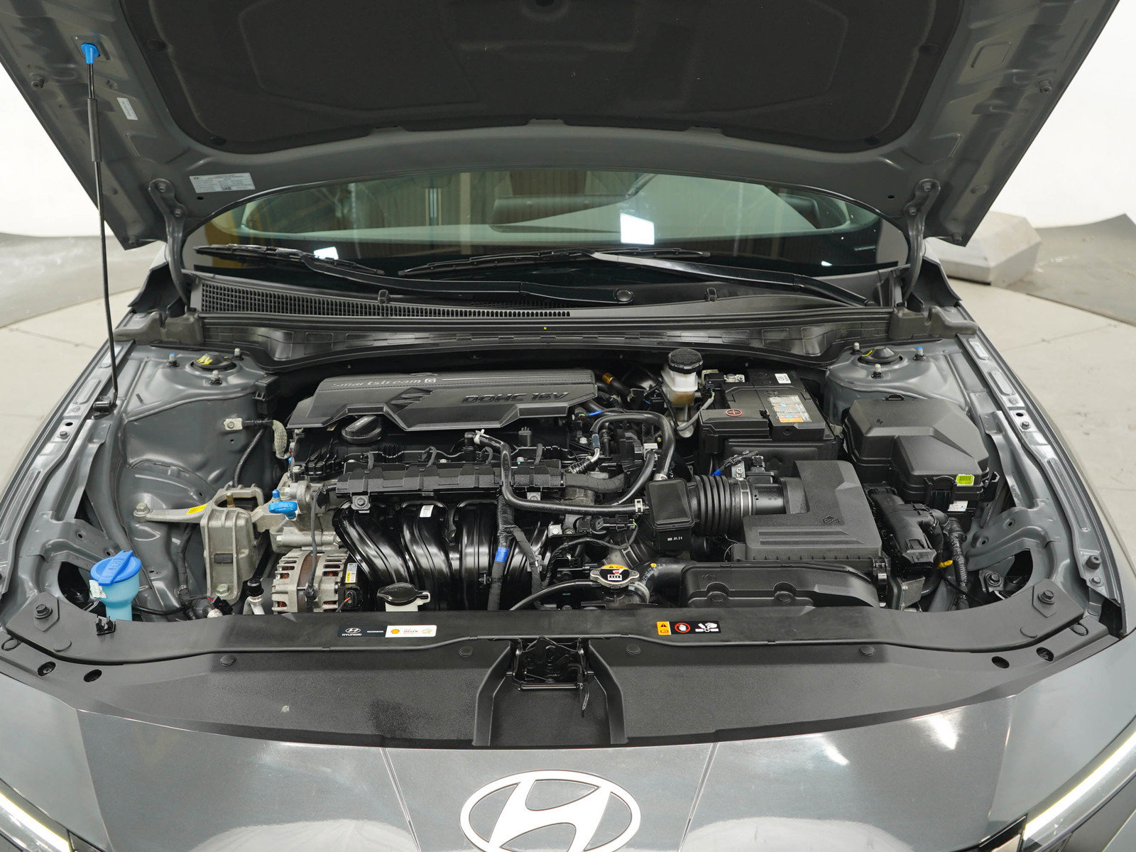 Used 2025 Hyundai Elantra SEL FWD image 29