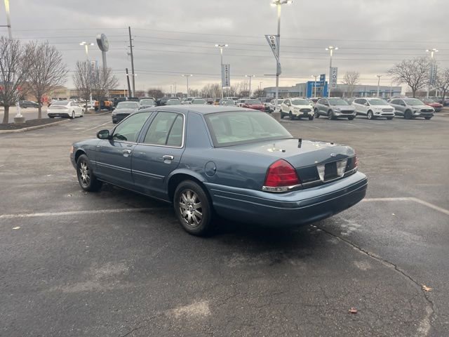 Used 2008 Ford Crown Victoria LX image 8