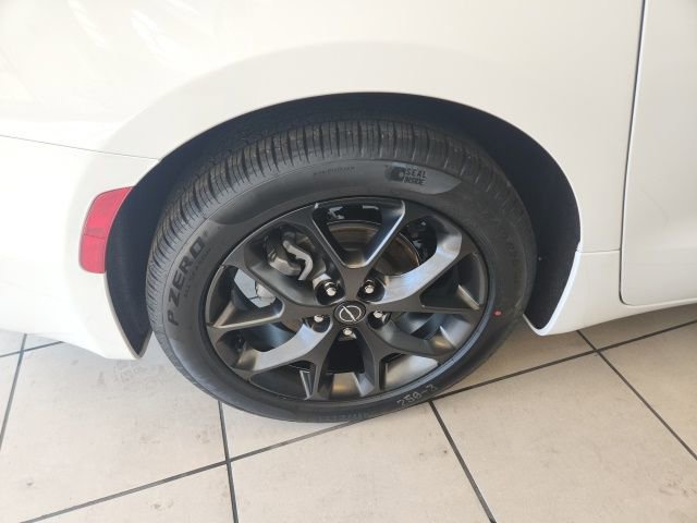 New 2025 Chrysler Pacifica Limited image 11