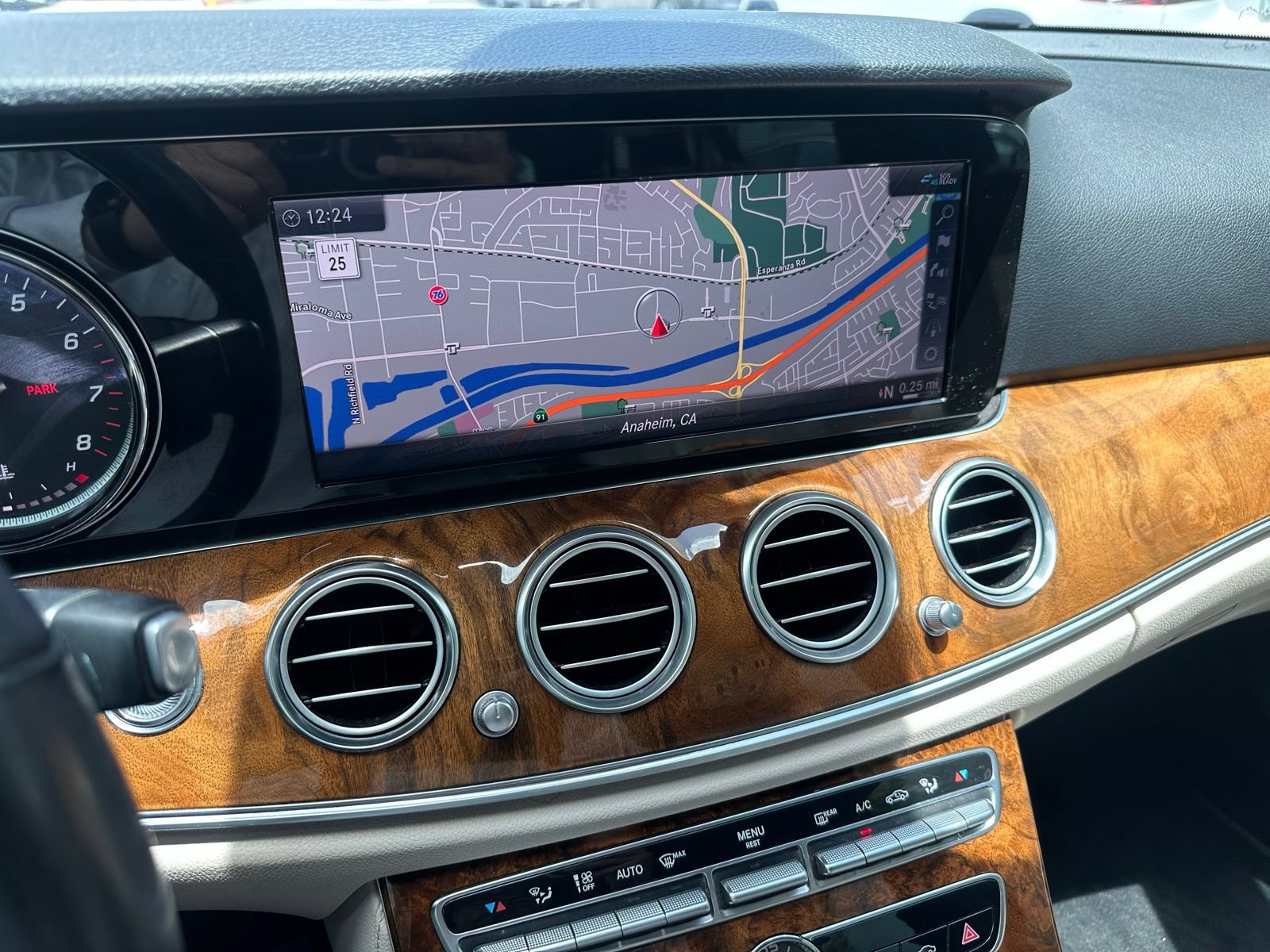 Used 2019 Mercedes-Benz E 450 4MATIC Wagon w/ Premium Package image 4