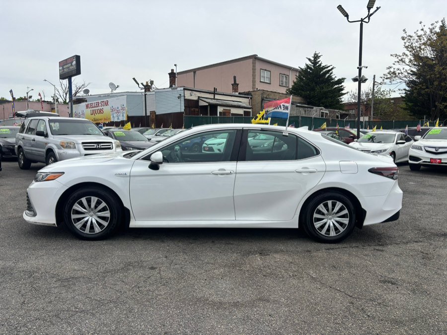 Used 2021 Toyota Camry LE FWD image 4