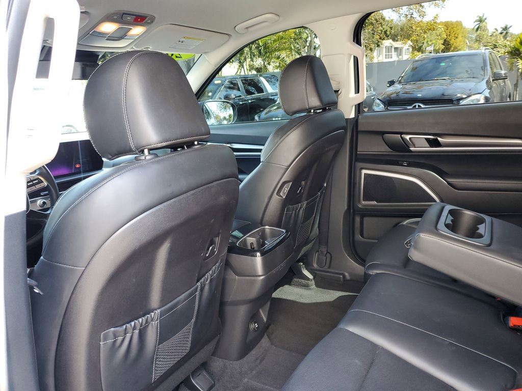 Used 2023 Kia Telluride LX image 14