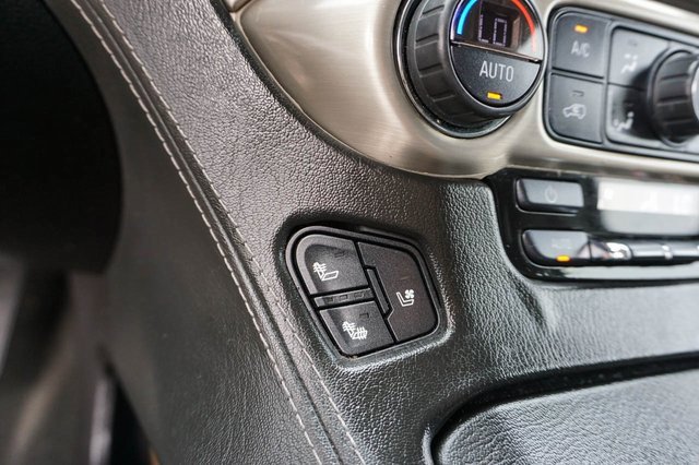 Used 2017 GMC Yukon Denali image 28