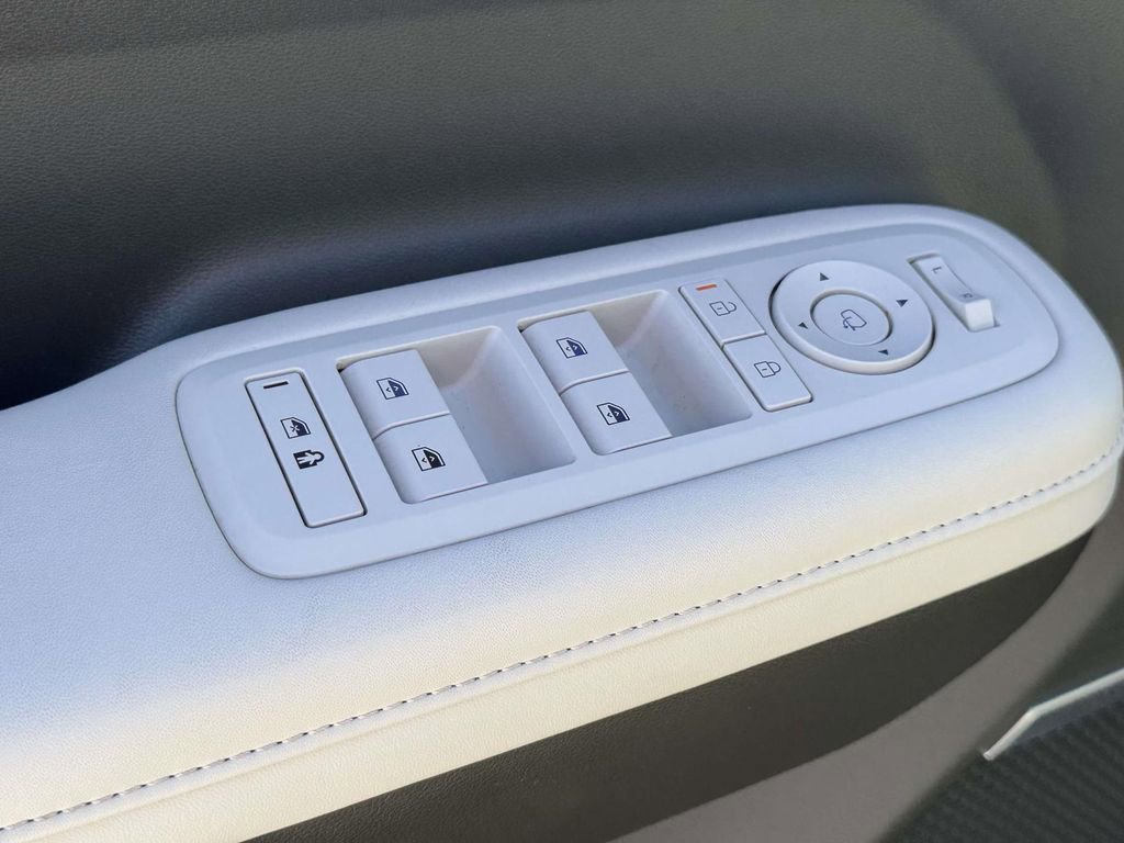 Used 2025 Hyundai Santa Fe Calligraphy image 15