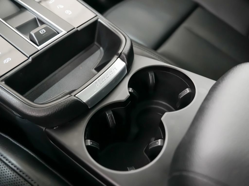 Certified 2025 Porsche Macan S image 34