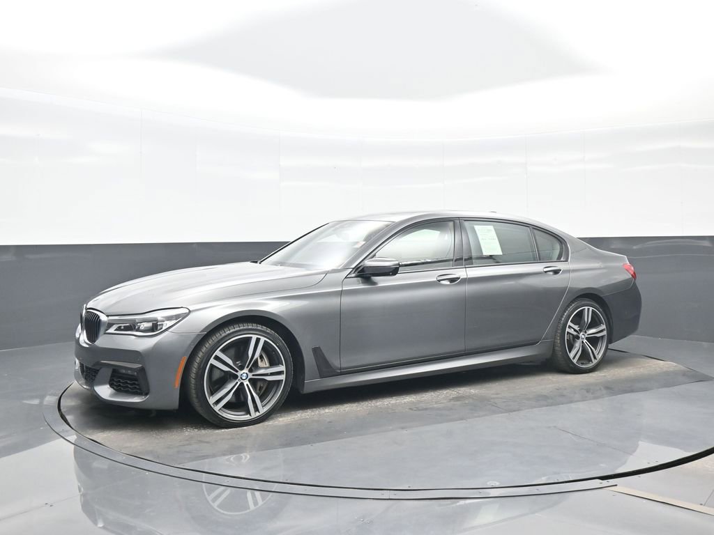 Used 2019 BMW 750i w/ Luxury Rear Seating Package RWD image 2