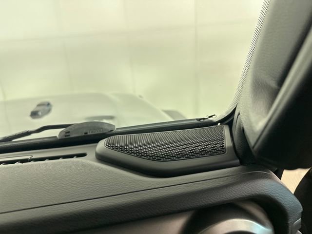 Used 2023 Jeep Wrangler Unlimited w/ Sun & Screen Package image 29