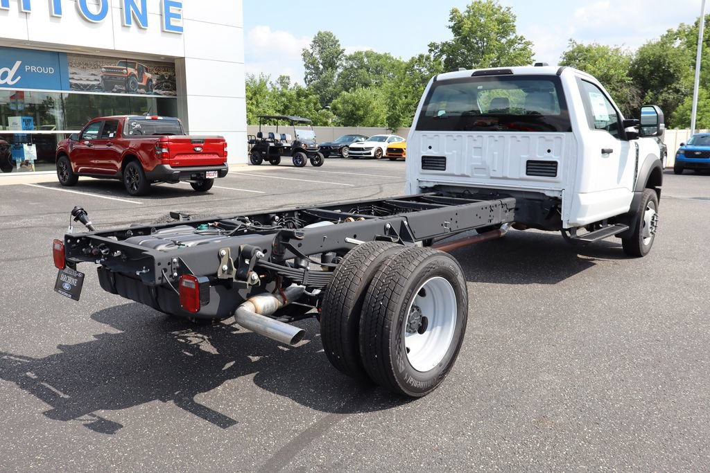 New 2026 Ford F550 2WD Regular Cab Super Duty image 3