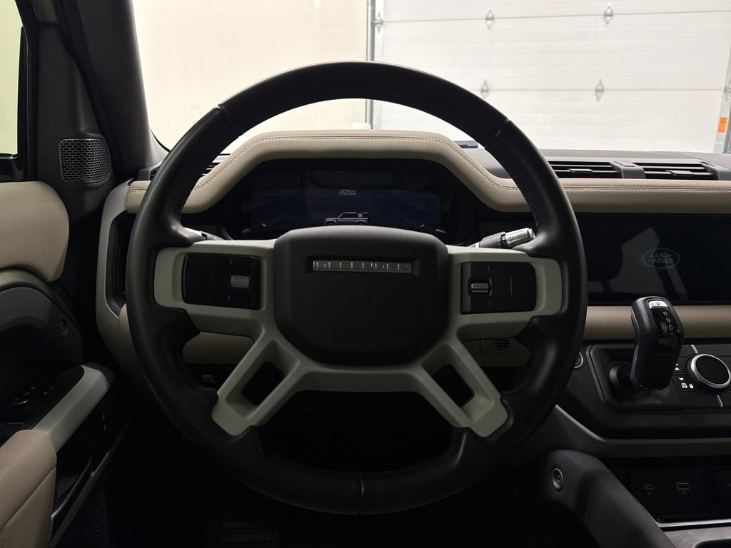 Used 2020 Land Rover Defender 110 SE image 17
