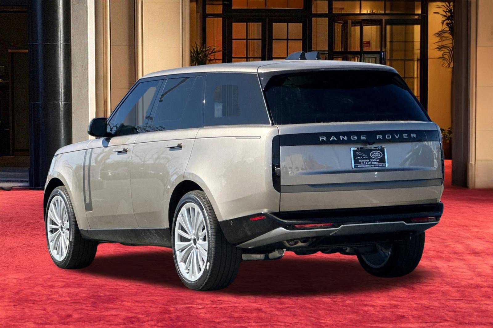 New 2026 Land Rover Range Rover SE image 4