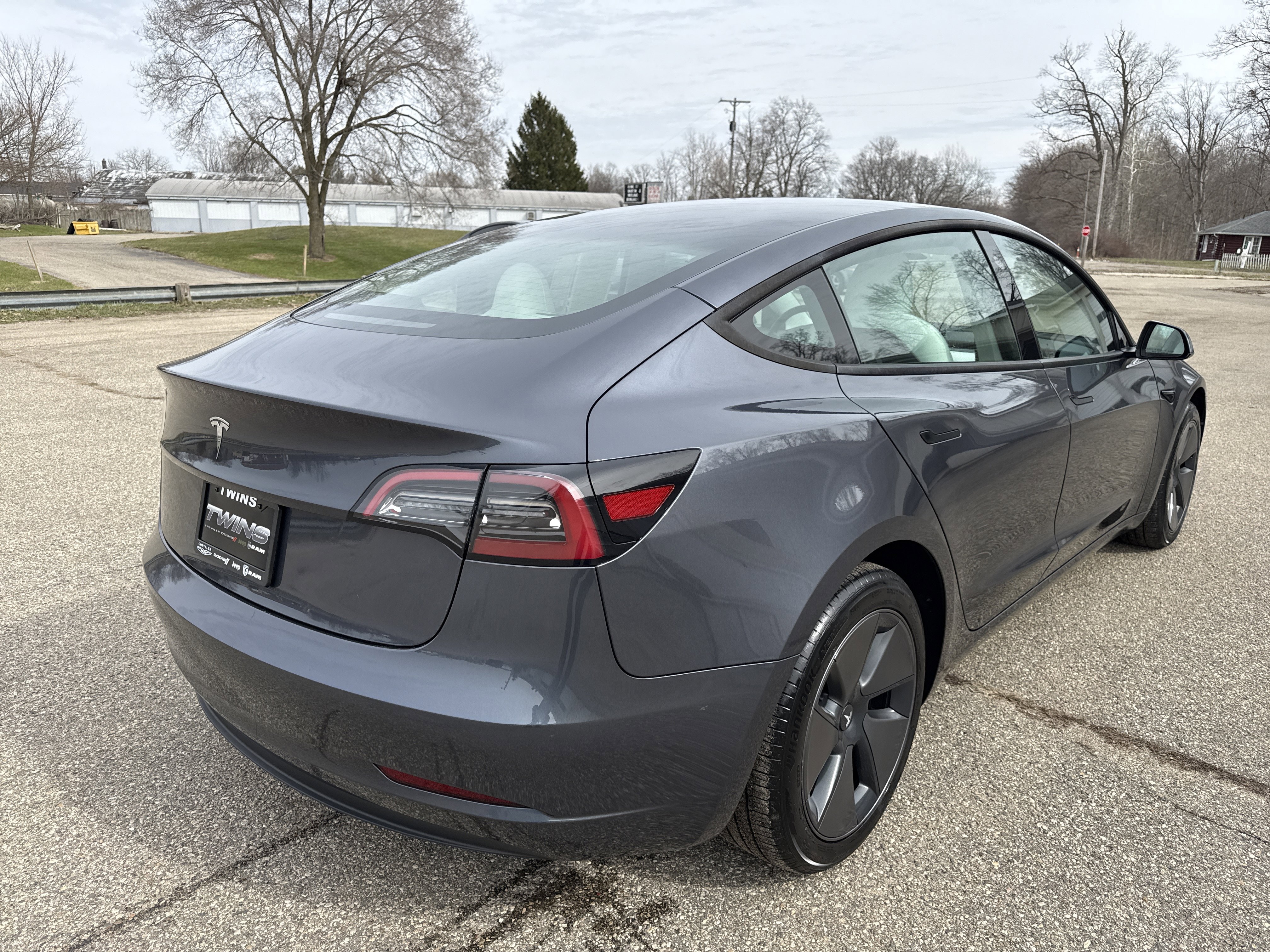 Used 2023 Tesla Model 3 Standard Range image 8