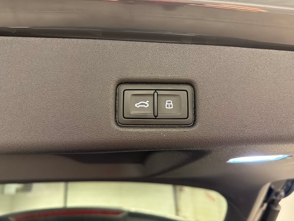 Used 2025 Audi Q5 Premium Plus AWD/4WD image 15