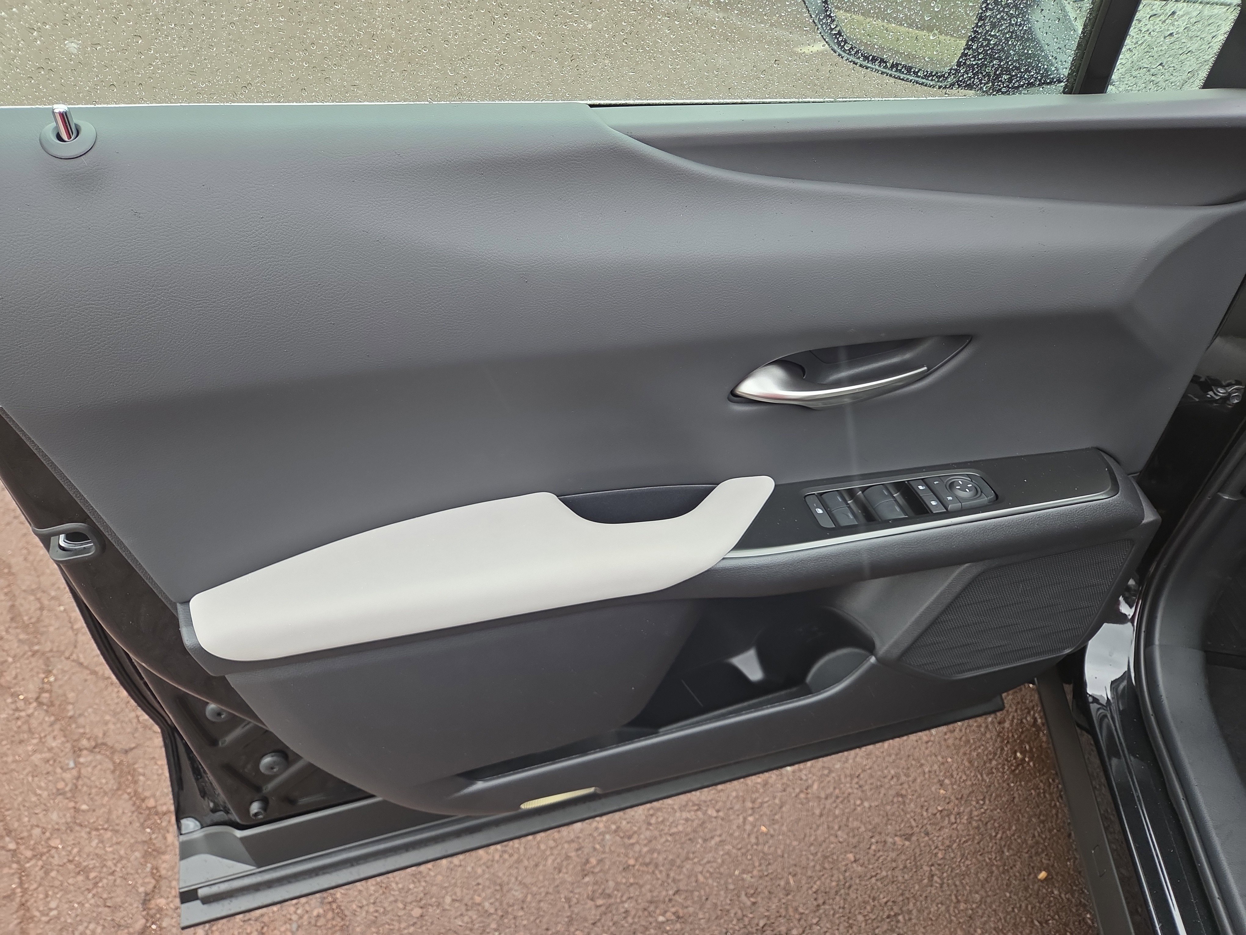 New 2025 Lexus UX 300h AWD image 7